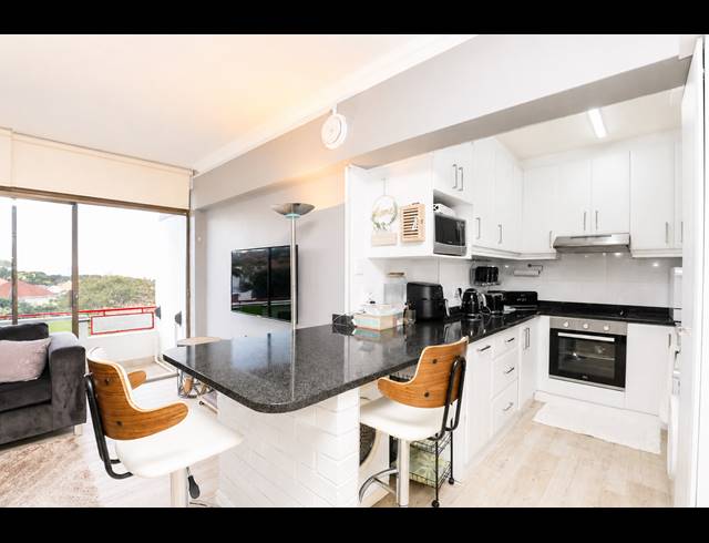 2 BEDROOM APARTMENT FOR SALE IN ESSENWOOD